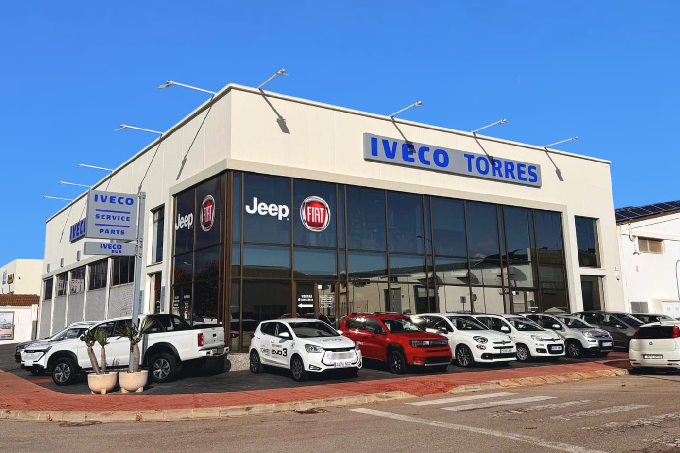 Concesionario IVECO, Jeep y Fiat de Torres Fedelich en el Polígono Industrial de Ciutadella